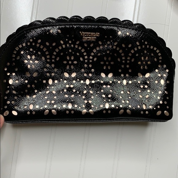 Victoria’s Secret Black Gold Cut Out Makeup Bag. SM1688 - Picture 1 of 8